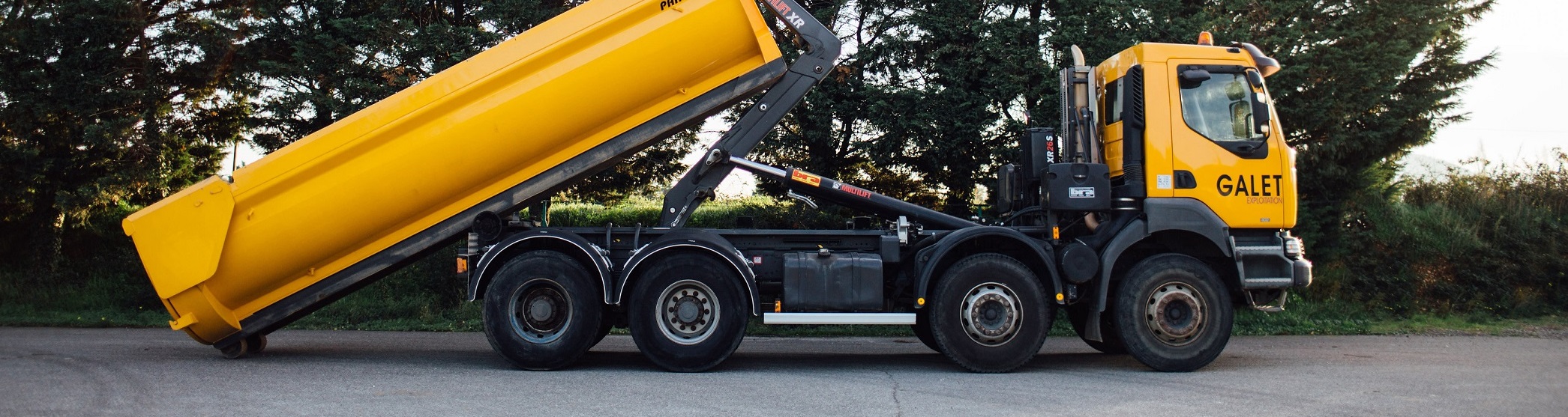 Camion benne 8x4 ampirol Renault Kerax